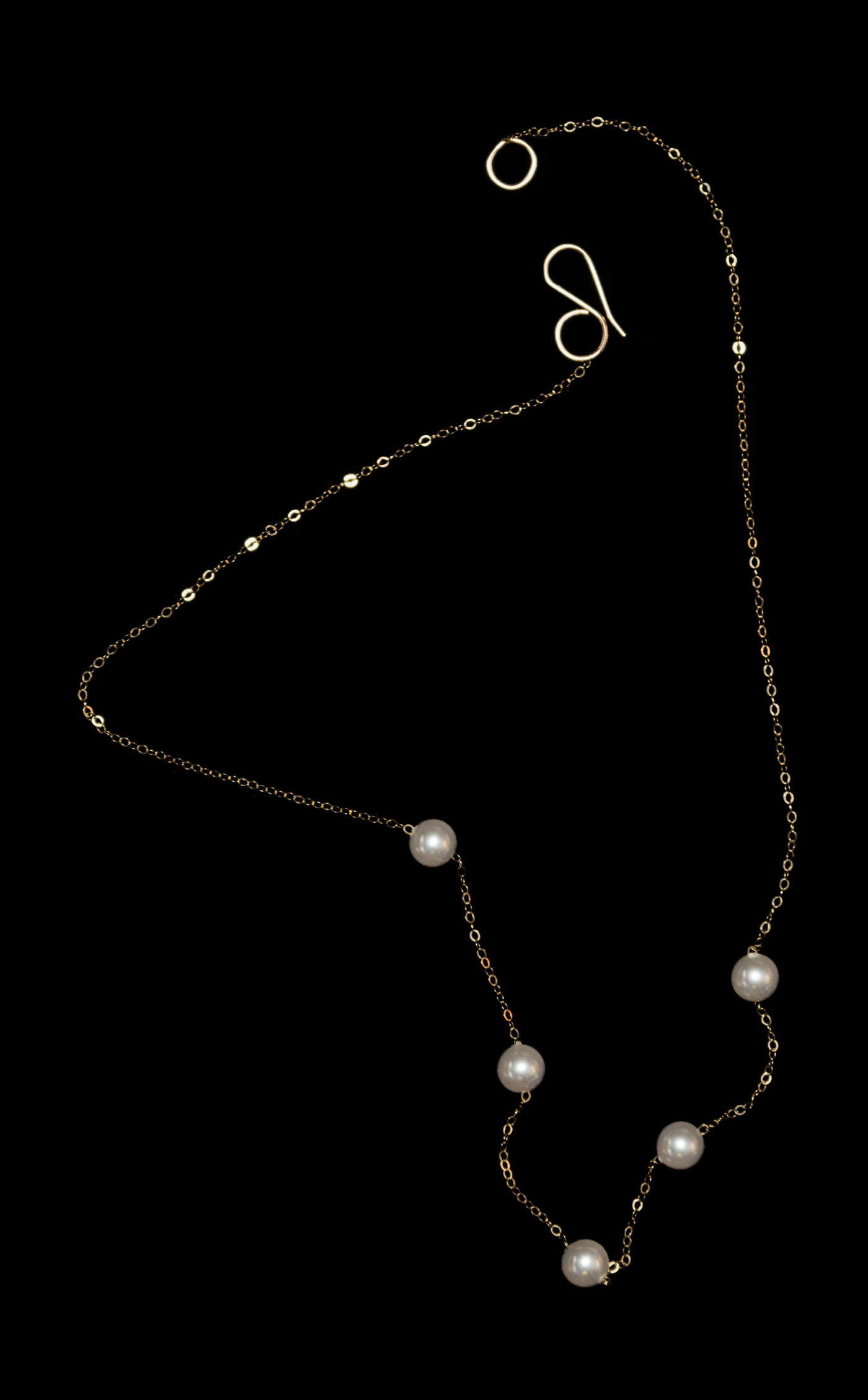 a pearl necklace